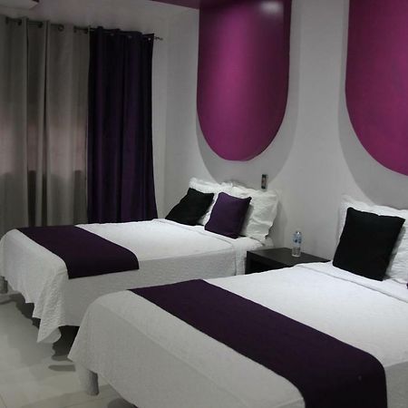 Hotel Dluxe サン・ファン・デ・ロス・ラゴス エクステリア 写真
