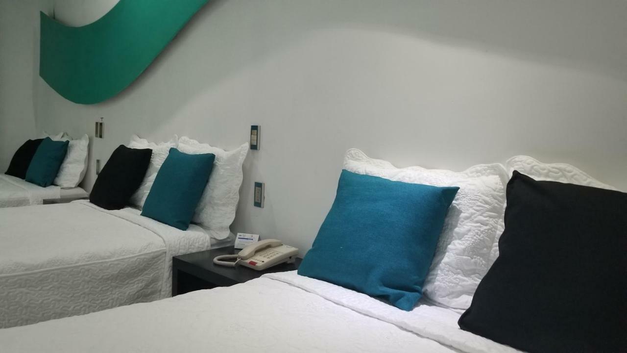 Hotel Dluxe サン・ファン・デ・ロス・ラゴス エクステリア 写真
