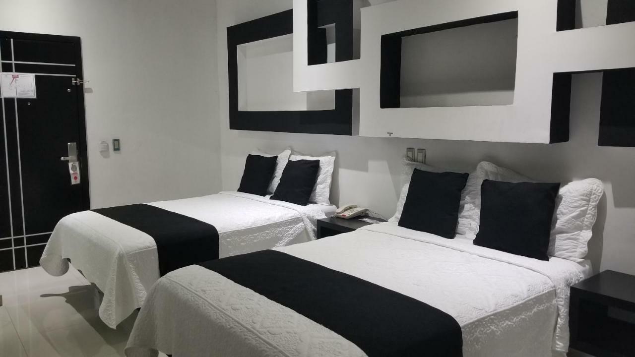 Hotel Dluxe サン・ファン・デ・ロス・ラゴス エクステリア 写真