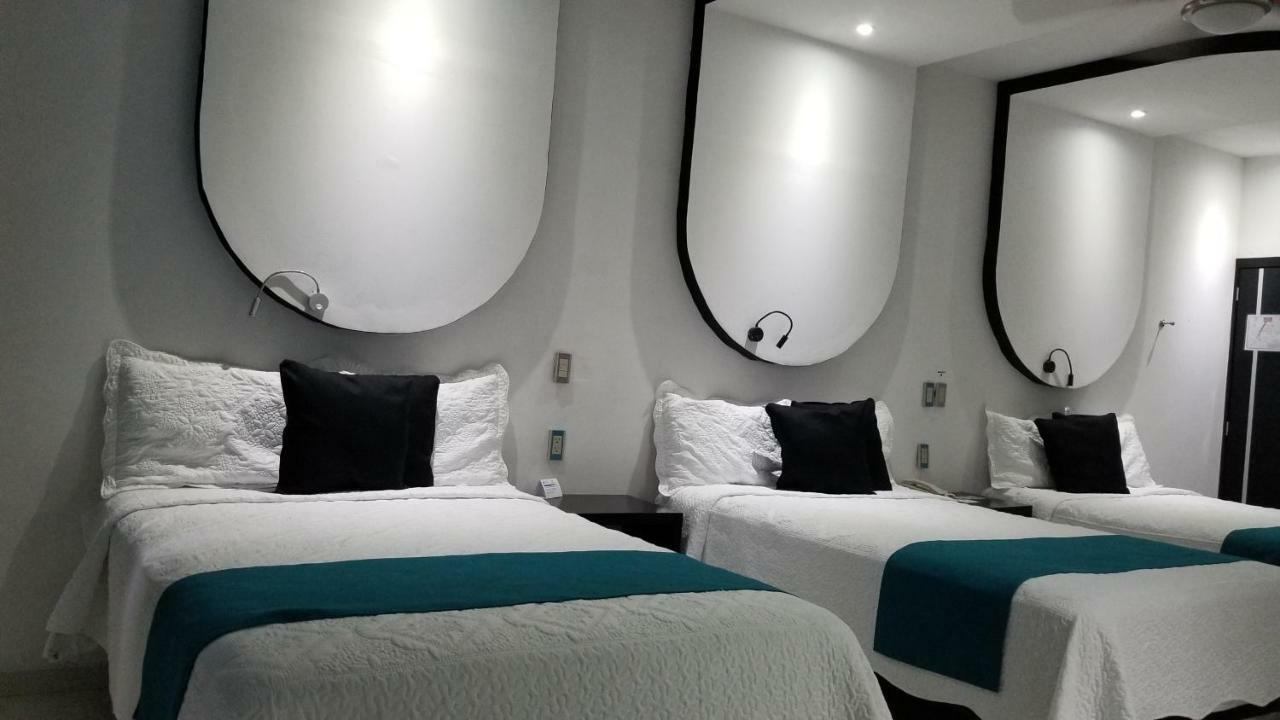 Hotel Dluxe サン・ファン・デ・ロス・ラゴス エクステリア 写真