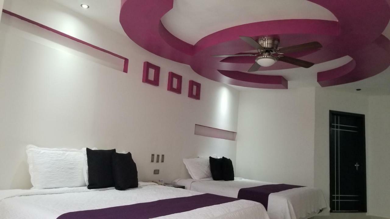 Hotel Dluxe サン・ファン・デ・ロス・ラゴス エクステリア 写真