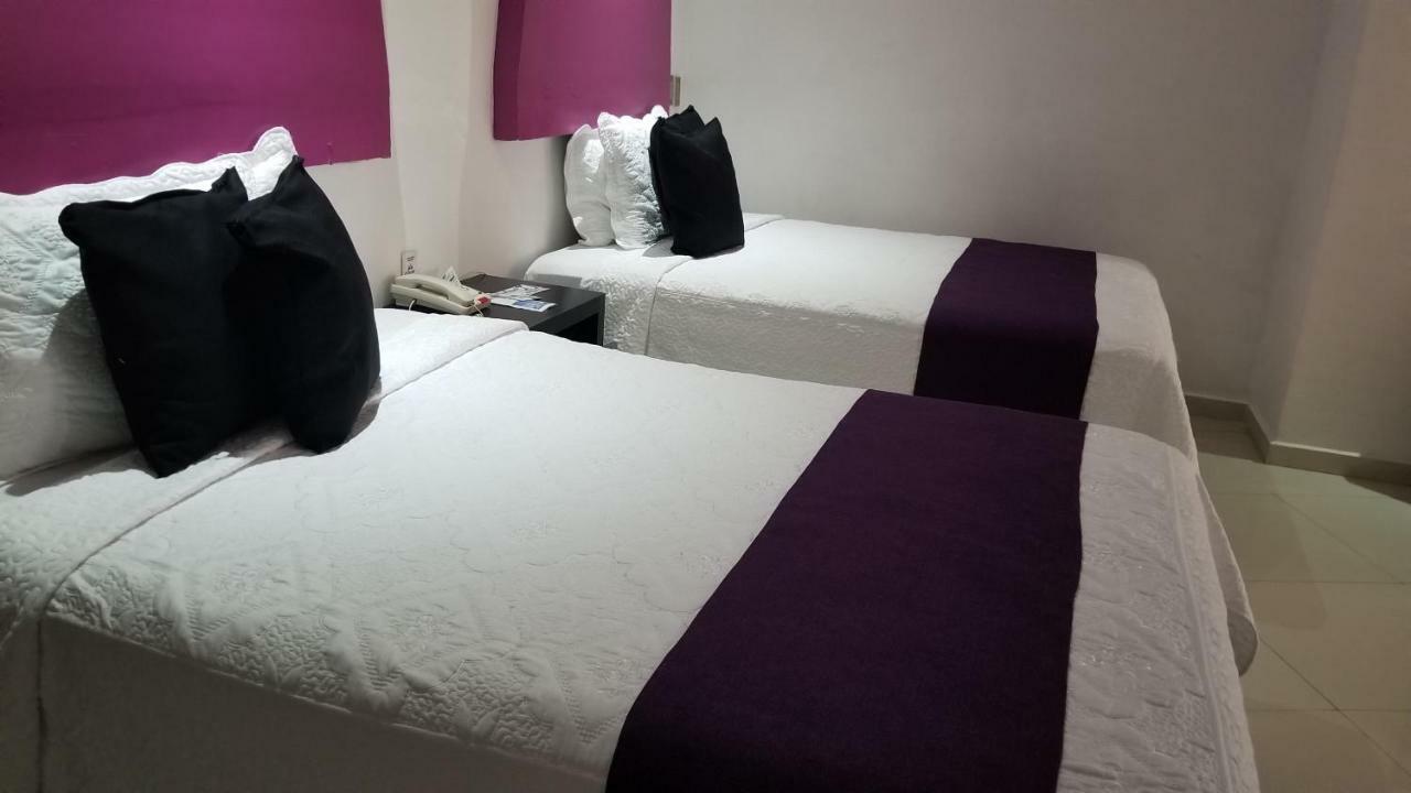 Hotel Dluxe サン・ファン・デ・ロス・ラゴス エクステリア 写真